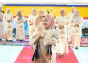 Gaungkan Semangat Kartini, DWP Solsel Launching Baju Kurung Bermotif Rumah Gadang