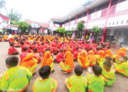 Doa Bersama Siswa untuk Sahabat yang Hilang di Pantai Ujung Karang, SDN 06 Kampung Lapai Tunggu Keajaiban untuk Rasyid dan Zafran