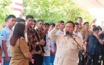 Prabowo Bakal Bagi-bagi Layar Pintar, Guru Tak Masuk Bisa Dipantau Langsung dari Jakarta