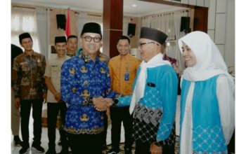 Bupati Solsel Lepas 45 Jamaah Haji Menuju Embarkasi Padang