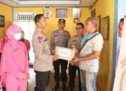 Kapolres Bantu Anggota Polri Terdampak Banjir