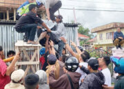 Kuli Bangunan Luka Parah Gegara Kesetrum Listrik, Korban Terkapar di Atap, Evakuasi Berlangsung Dramatis