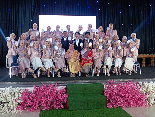 Lepas 149 Lulusan Angkatan ke-20 “Aetherion”, SMAN 3 Batusangkar Tekankan Pengawasan Media Digital dan Integritas