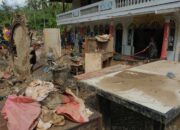 Pascabencana, Bupati Eka Putra Tinjau Pengungsi dan Infrastruktur Rusak