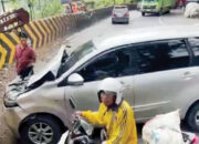 Rem Blong, Avanza Seruduk Motor dan Truk di Sitinjau Lauik, Sopir dan Penumpang Dilarikan ke RS