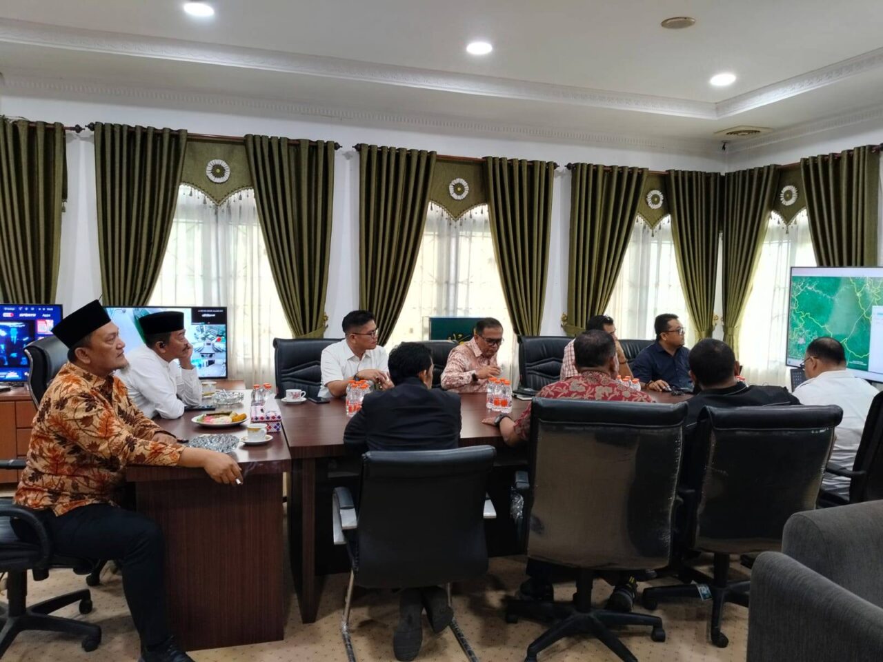 Pemkab Pasbar dan Madina, Sepakati Pembukaan Akses Jalan Baru Penghubung Sumbar-Sumut