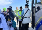 Beri Dukungan Penuh, Wako Solok Kawal Keberangkatan Jemaah Haji hingga Tangga Pesawat