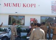 Keras Kepala, Tanpa PBG Kafe di Air Tawar Barat Disegel Petugas Gabungan!