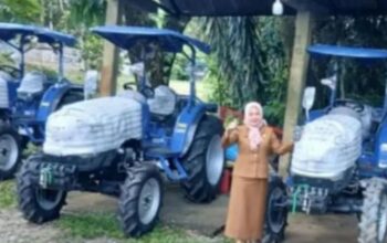 Pemko Terima Bantuan Empat Unit Traktor dari Kementan, Dorong TingkatkanProduksi dan Ketahanan Pangan Daerah