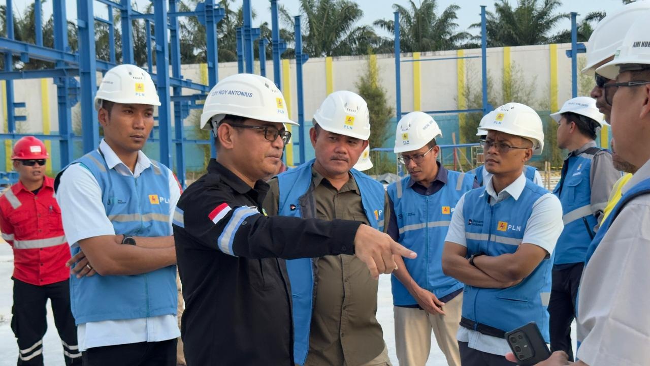 Perkuat Keandalan Kelistrikan Riau, PLN UIP Sumbagteng Tinjau Pembangunan PLTGM Peaker 200 MW di Bengkalis