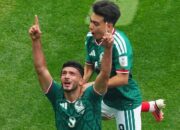 Hujan Kartu Merah Warnai Laga Pembuka, Meksiko Taklukkan Afrika Selatan 2-0