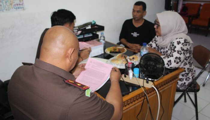 Kasus Korupsi Pembangunan Pasar Sungai Batang segera Disidang, 3 Tersangka dan Barang Bukti Diserahkan Penyidik ke JPU