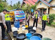 Wujud Kepedulian HUT Bhayangkara ke-80, Satlantas Polres Tanah Datar  Salurkan Air Bersih untuk Warga Padang Ganting