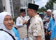 Sekda Pasbar Sambut Kepulangan 17 Jamaah Haji Kloter 14, Satu Jamaah Masih Dirawat di Arab Saudi