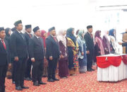 Wako Bukittinggi Lantik Tiga Pejabat Eselon II dan 42 Pejabat Fungsional