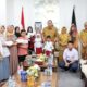 Wali Kota Yota Balad Serahkan Bantuan Korban Kebakaran
