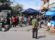 Sita Meja hingga Kontainer Buah, Satpol PP Bersihkan Fasum Koto Tangah