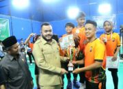 Fadly Amran Tutup Turnamen Bulutangkis Anak Nagari Cup I 2026, PB Polda Sumbar Sabet Juara Umum