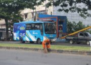 Wujudkan Kota yang Sehat dan Nyaman, DLH Terapkan Standar Baru Petugas Penyapu Jalan Sapu Bersih 4 Aspek
