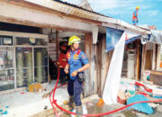 Rumah sekaligus Warung dan Depot Air Minum Terbakar, Pria Lansia Alami Luka Bakar
