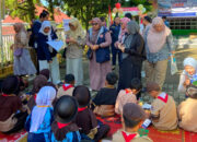 Akademisi 4 Kampus Hibur Anak Penyintas Banjir SD Bustanul Ulum Semen Padang