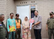 Dua Bulan Dibangun, Emridona Terima Kunci Rumah Huntap