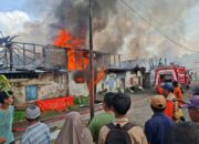 Pasar Kayu Tanam Dilanda Kebakaran Besar, Hanguskan 15 Toko, Kerugian Capai Rp 2,5 Miliar, Diduga Kebocoran Gas Elpiji jadi Pemicu