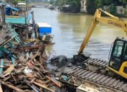 HJK Padang ke-357 dan Selaju Sampan, 4 Bangkai Kapal di Batang Arau Dibongkar
