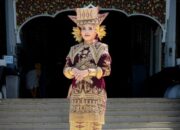 Lomba Busana Adat, IKWI Sumbar Juara Umum Tingkat Nasional