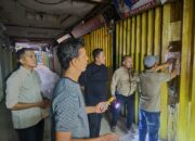 UPTD Pasar Raya Segel 44 Toko Penunggak Retribusi, Pedagang Diminta Manfaatkan Penghapusan Denda HJK Padang