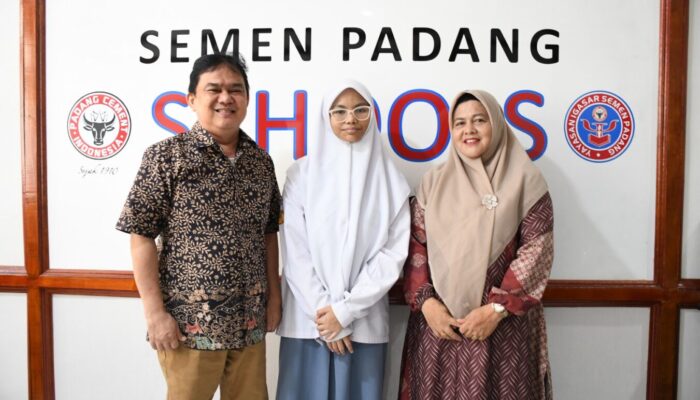 Kisah Inspiratif Nayla Ramadhani: Belajar 6 Hari Seminggu, Siswi Semen Padang Tembus Kampus Australia hingga Hong Kong!