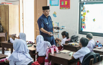 Resmi! Status Guru PPPK Dialihkan ke Pemerintah Pusat, Peluang jadi PNS 2027 Terbuka