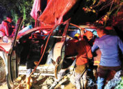 Truk Tronton Tabrak Toyota Hilux, Satu Orang Tewas,Tiga Luka-Luka