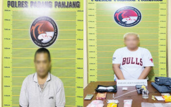 Pria Paruh Baya dan IRT Kerja Sama Jual Sabu