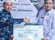 Sekda Sawahlunto Serahkan Bantuan Korban Kebakaran Desa Sikalang Talawi