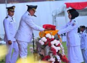 Upacara Penurunan Sang Merah Putih di Payakumbuh, Wawako Elzadaswarman Ajak Rawat Persatuan