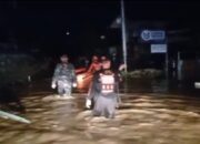 2 Balita dan Warga Terjebak Banjir di Aie Pacah Berhasil Dievakuasi BPBD