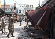 Satpol PP Padang Tegur dan Edukasi PKL di Batang Arau, Trotoar dan Taman Tak Boleh Jadi Lapak Berdagang!