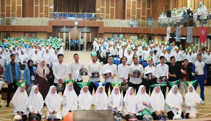 Kuliah Dimulai, Mimpi Jangan Berhenti, Honda Hayati Bekali 600 Mahasiswa Baru Universitas Adzkia Safety Riding