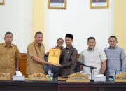 Yota Balad Sampaikan Tanggapan Atas Pandangan Fraksi DPRD