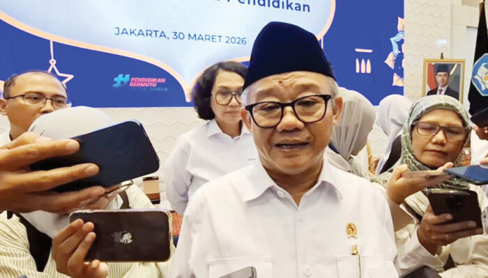Pembelajaran Tak Boleh Berhenti Saat Siswa PKL, Mendikdasmen Minta Kemampuan Dasar Diperkuat