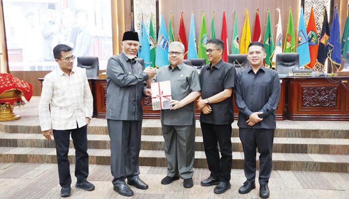 Gubernur Sampaikan Nota Pengantar Ranperda Perubahan APBD 2026, DPRD Sumbar Dorong Penguatan Fiskal untuk Menutupi Defisit Anggaran