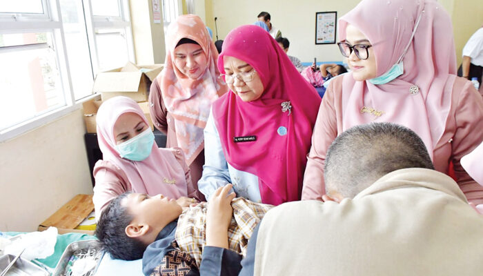 IJP Peduli, 55 Anak di Palupuah Ikuti Sunatan Massal