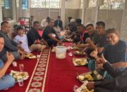 Jumat Membawa Berkah, Masjid Musafir Bagikan Ratusan Nasi Bungkus untuk Jamaah