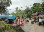 Pasca Banjir Bandang, Perumda Tirta Saiyo Salurkan Air Bersih ke Warga Simpang Tonang