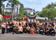 Khafilah Sumbar Tampilkan Miniatur Masjid Raya saat Pawai Taa’ruf MTQ Nasional di Semarang