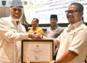Wawako Sawah­lunto Terima  Sertifikat WBTbI dari Mahyeldi