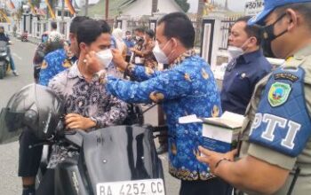 Pemkab Pasaman dan Forkopimda Turun Langsung, 2.500 Masker Gratis Dibagikan pada Warga