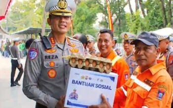 Rangkaian Hari Lalu Lintas ke 71, Ditlantas Polda Sumbar Salurkan Bansos untuk Ojol dan Pekerja Lapangan