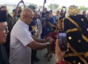 Disuguhkan Jamu Tradisional di Bandara Ahmad Yani, Kedatangan Khafilah Sumbar Disambut IKM Semarang